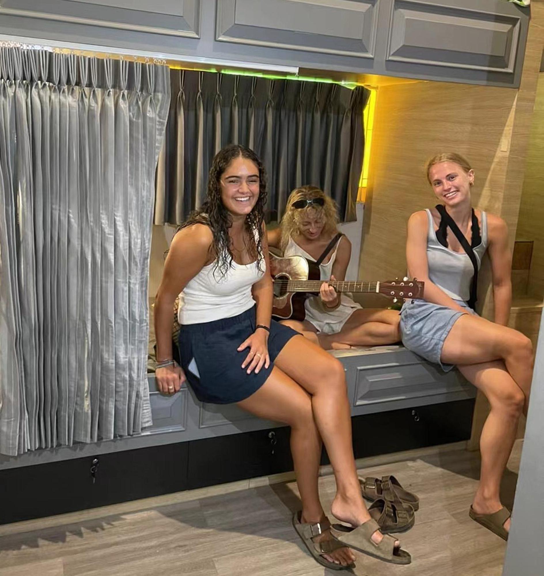 Susu Khaosan Hostel Bangkok Ngoại thất bức ảnh